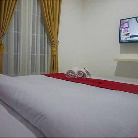 Reddoorz Near Araya Family Club House Ξενοδοχείο Μαλάνγκ Εξωτερικό φωτογραφία