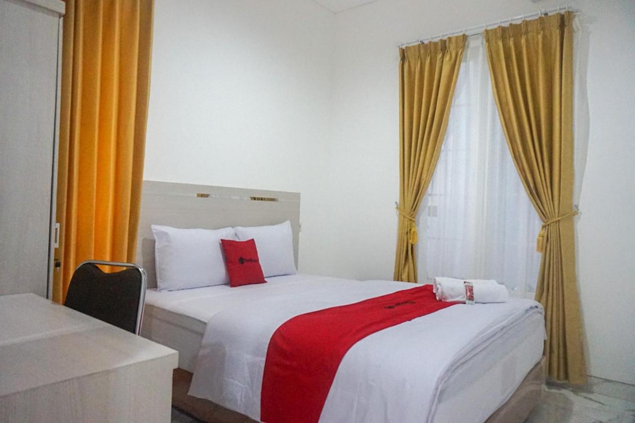 Reddoorz Near Araya Family Club House Ξενοδοχείο Μαλάνγκ Εξωτερικό φωτογραφία